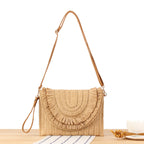 Bolso con flecos decorativos