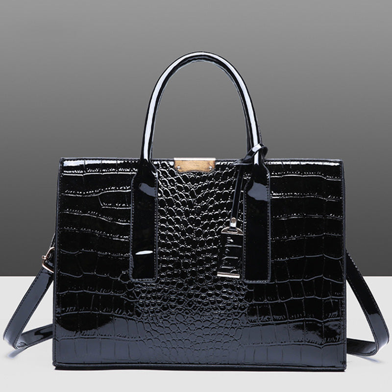 Bolso con relieve de cocodrilo