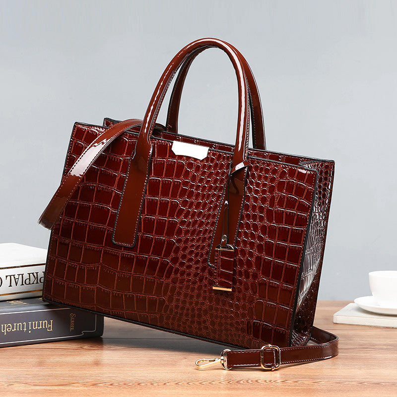 Bolso con relieve de cocodrilo