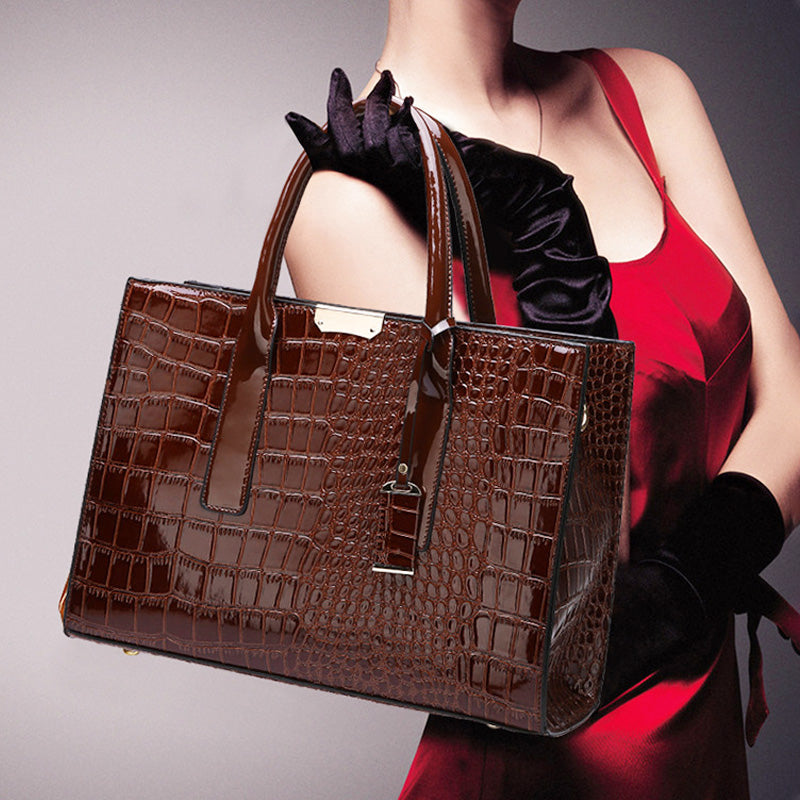 Bolso con relieve de cocodrilo