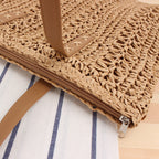 Bolso de playa de hombro artesanal en material natural con diseño resistente