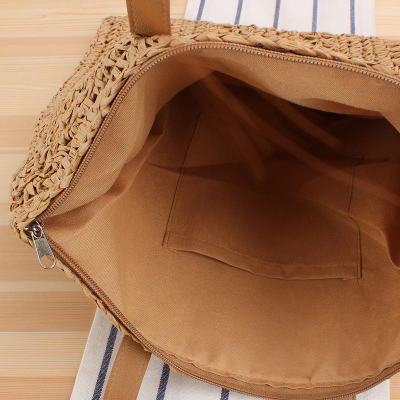 Bolso de playa de hombro artesanal en material natural con diseño resistente