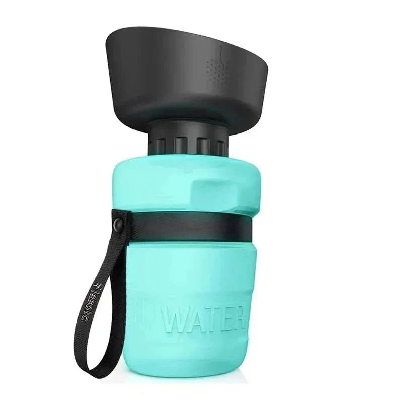 Botella plegable para perros con bebedero integrado