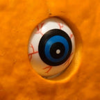 Calabaza de Halloween con ojos móviles