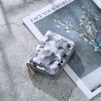 Cartera compacta con cremallera y estampado de camuflaje marmolado