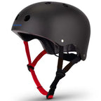 Casco multideporte de perfil bajo con forro EPS absorbente de impactos y correa de barbilla ajustable
