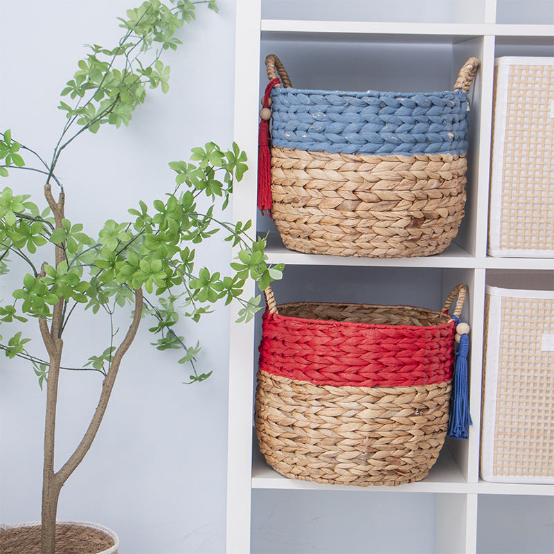 Cesta con cordón y borla decorativa