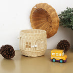 Cesta de mimbre decorativa con forma de casita