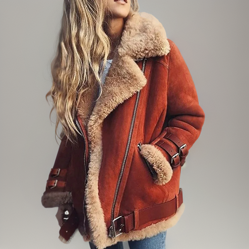 Chaqueta de mujer con hebillas decorativas