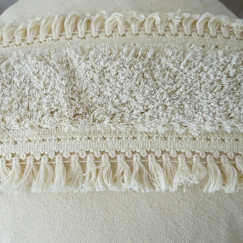 Cojín decorativo con textura y flecos