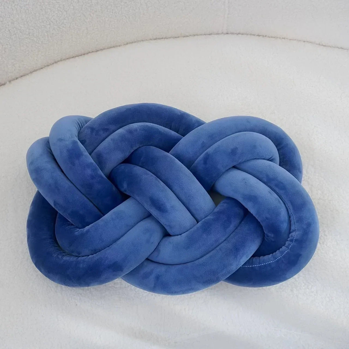 Cojín decorativo con diseño geométrico anudado | Poliéster lavable | 40×30 cm