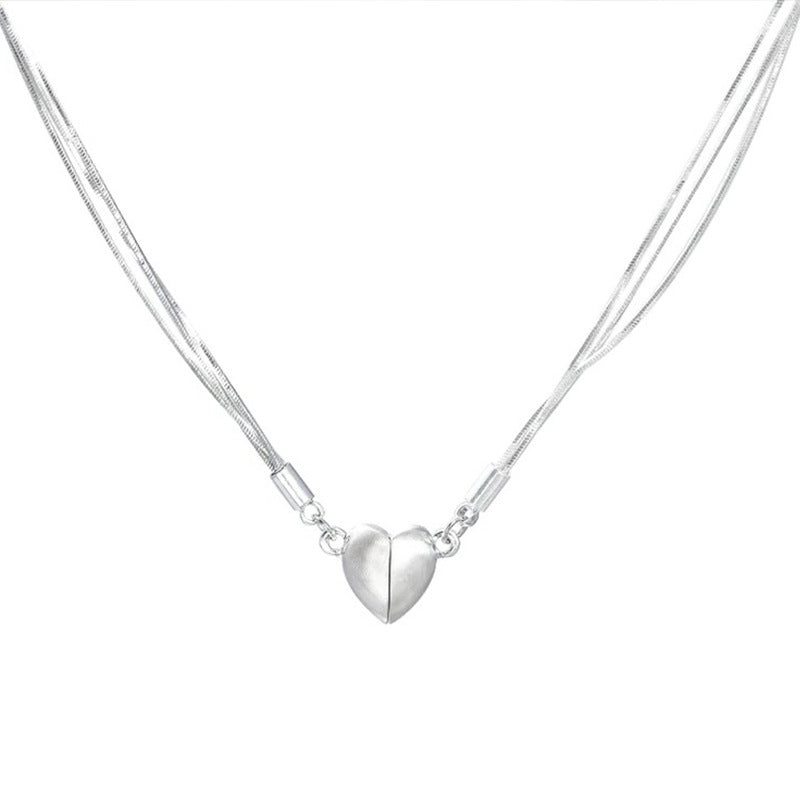 Collar con colgante de corazón magnético