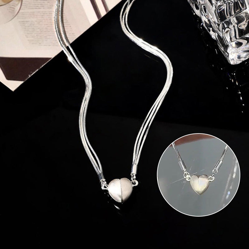 Collar con colgante de corazón magnético