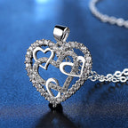 Collar con corazones entrelazados