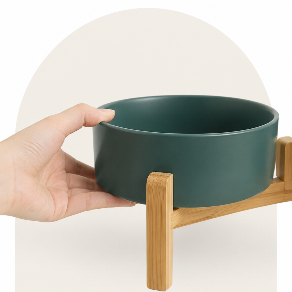 Comedero doble de cerámica con soporte elevado de madera para perros