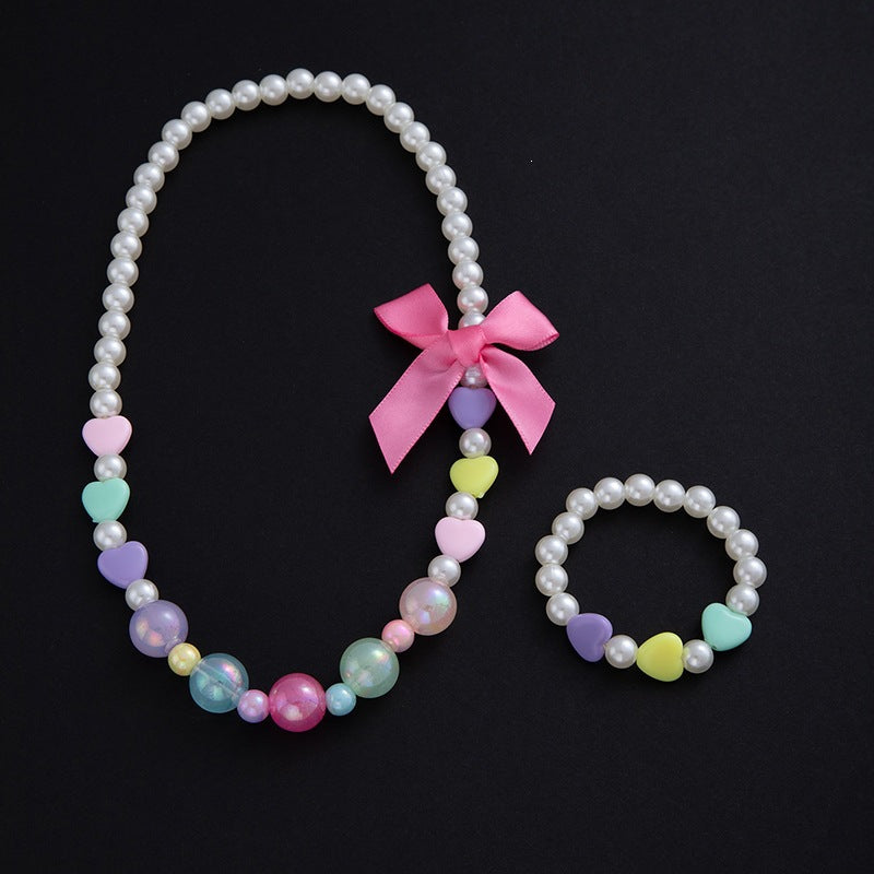 Conjunto de bisutería con motivos florales