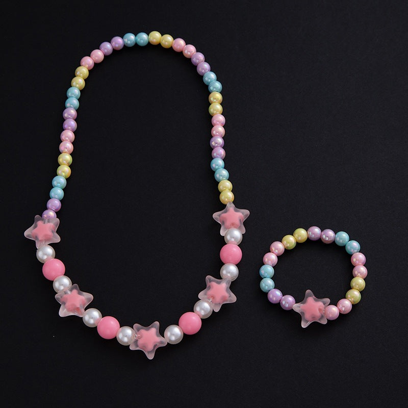 Conjunto de bisutería con motivos florales
