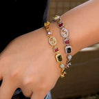 Conjunto de joyas moderno con diseño geométrico de circonitas