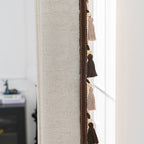 Cortina decorativa con flecos