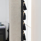 Cortina decorativa con flecos