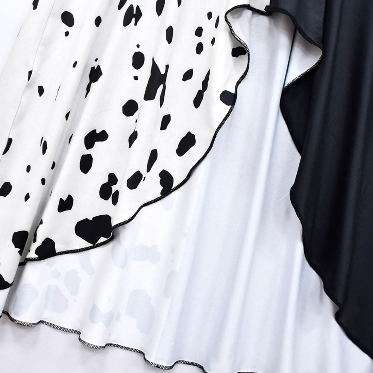 Disfraz de Halloween para niña, vestido de dálmata con manchas blancas y negras con capa, poliéster, máscara de plumas y
