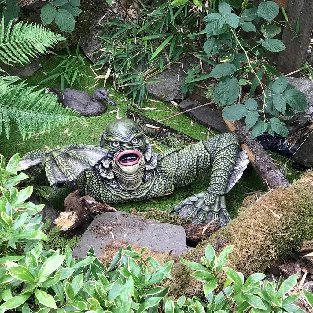 Escultura criatura de la laguna negra para jardín