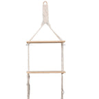 Estantería de pared de macramé con baldas de madera