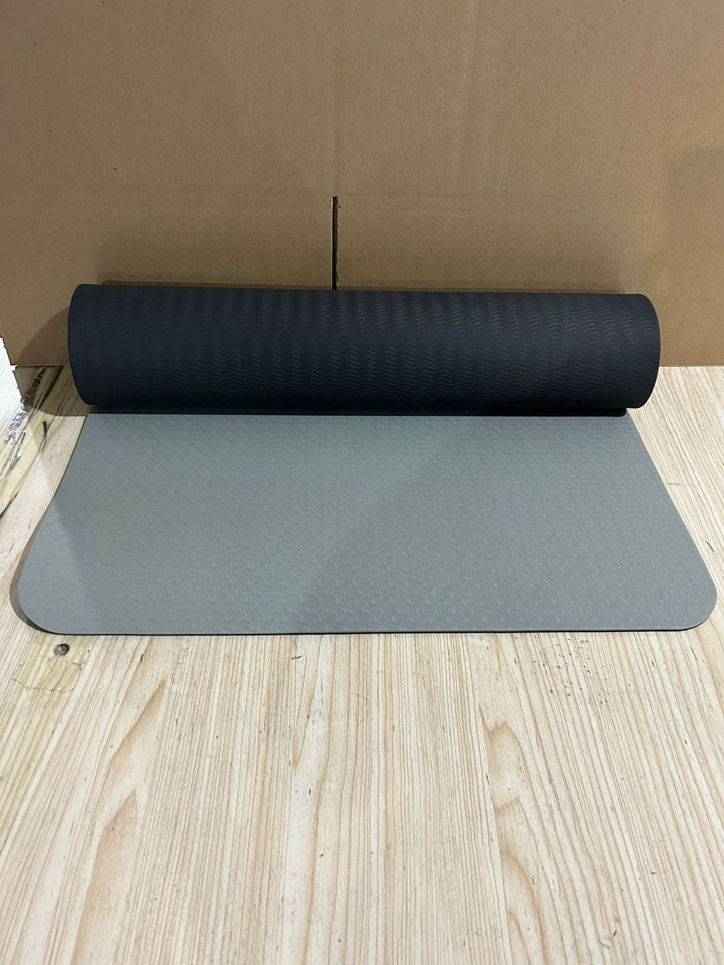 Esterilla de yoga fitness antideslizante con doble amortiguación