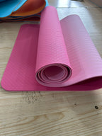 Esterilla de yoga fitness antideslizante con doble amortiguación