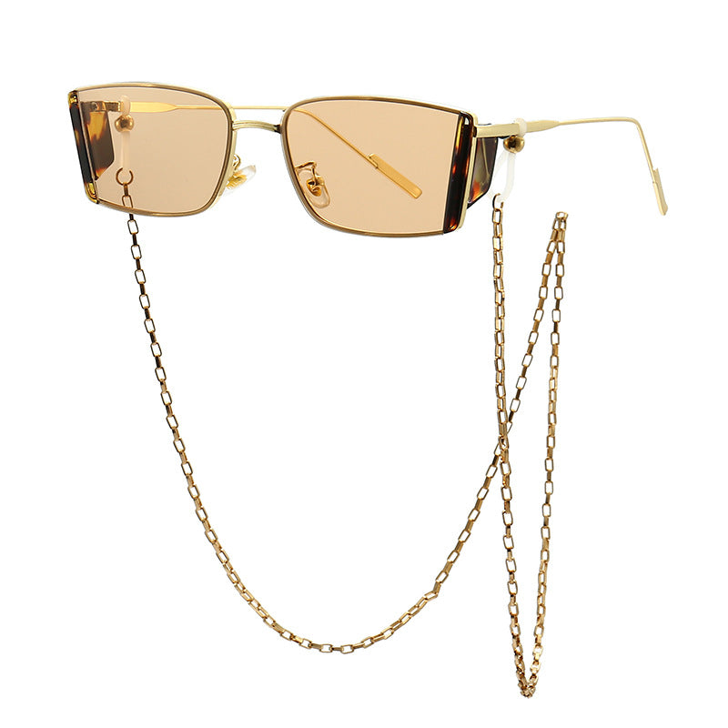 Gafas de moda con cadena decorativa