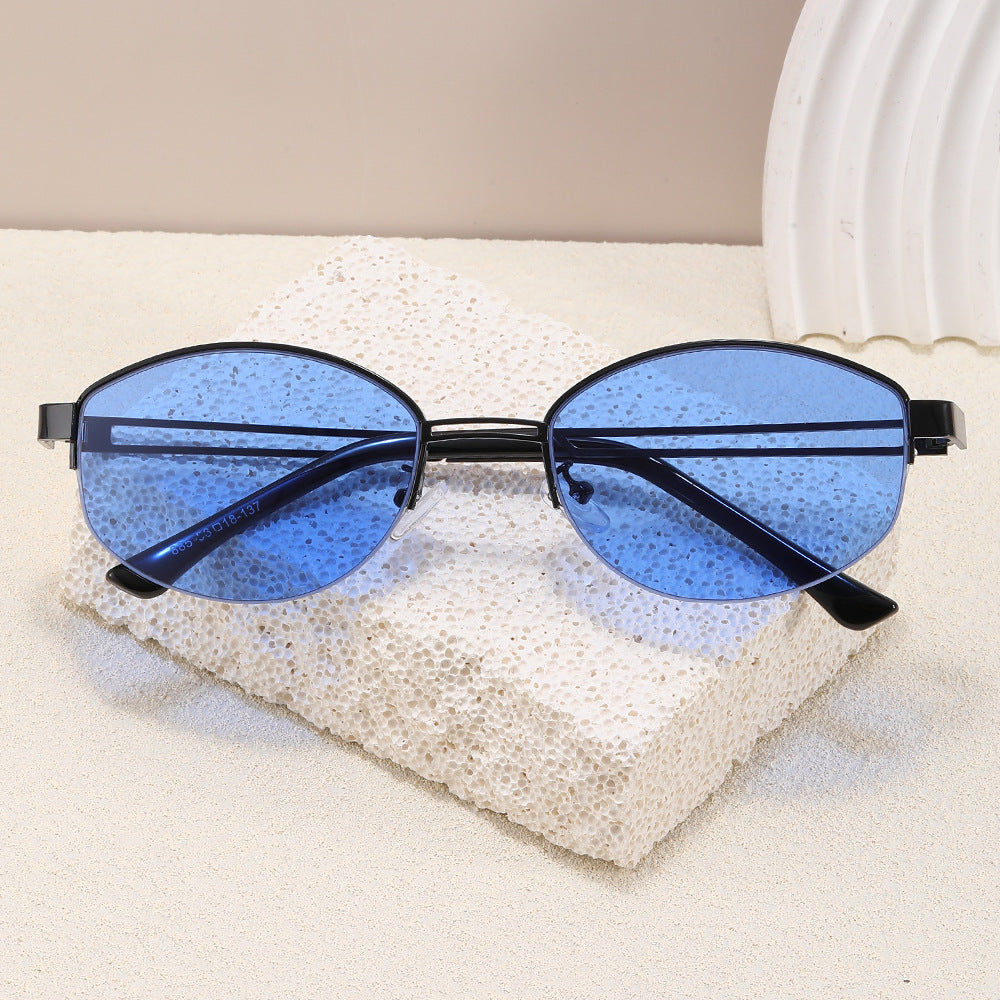 Gafas de moda con elegante forma ovalada