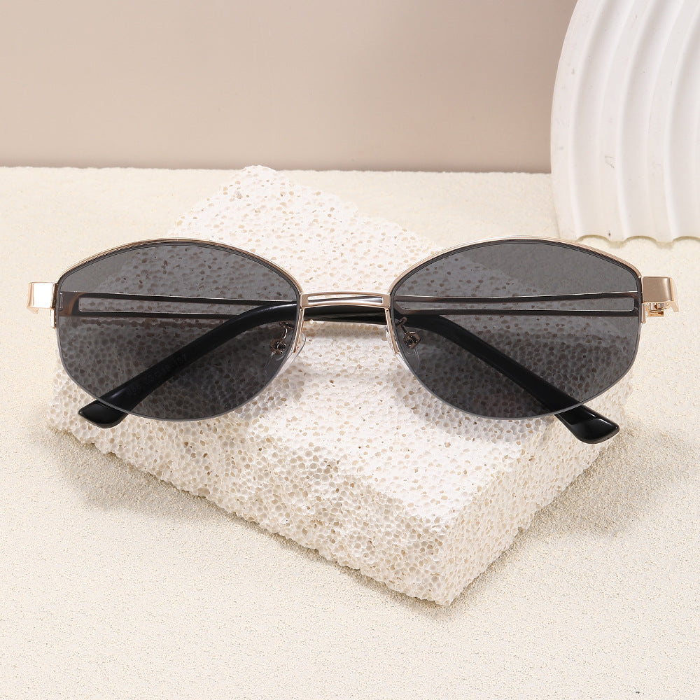 Gafas de moda con elegante forma ovalada