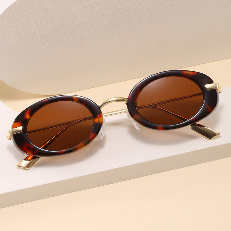Gafas de sol con montura ovalada