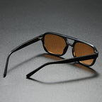 Gafas de sol de mujer con diseño angular elegante