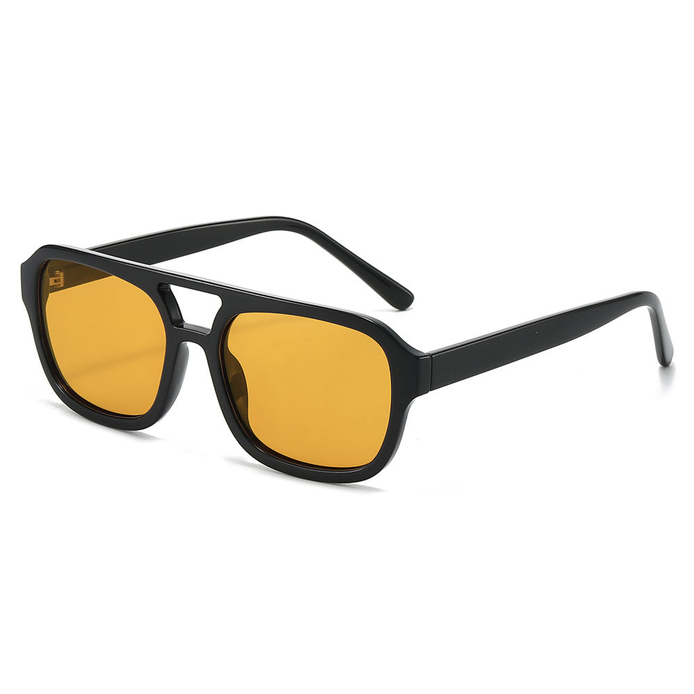 Gafas de sol de mujer con diseño angular elegante