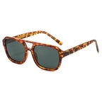Gafas de sol de mujer con diseño angular elegante