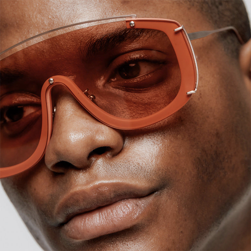 Gafas de sol estilo masculino con degradado de moda y detalles dorados