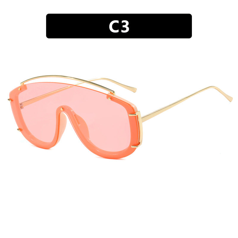 Gafas de sol estilo masculino con degradado de moda y detalles dorados