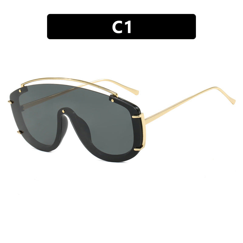 Gafas de sol estilo masculino con degradado de moda y detalles dorados