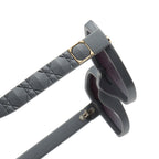 Gafas de sol para mujer con montura cuadrada y detalles elegantes