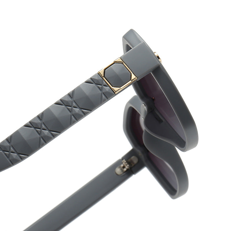 Gafas de sol para mujer con montura cuadrada y detalles elegantes
