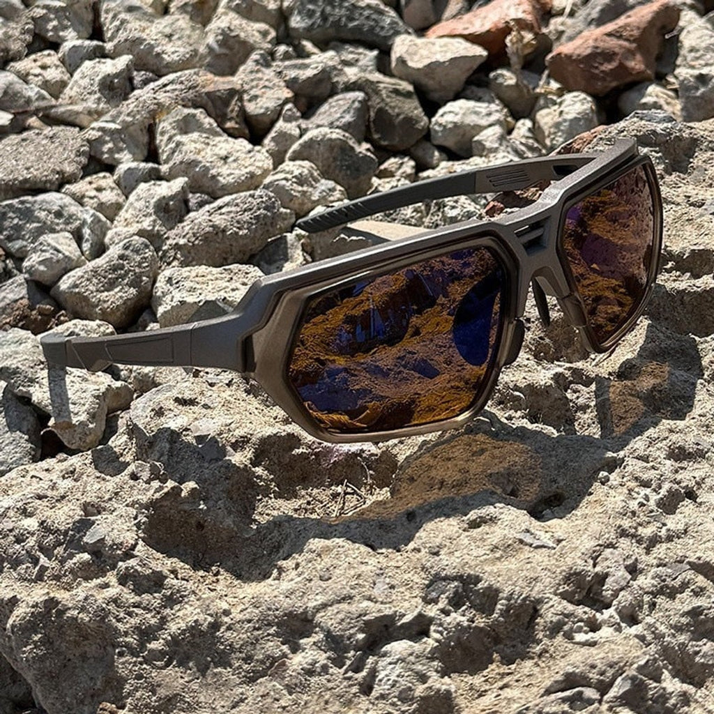 Gafas de sol deportivas fotocromáticas polarizadas con lentes de visión nocturna mejorada y montura envolvente táctica