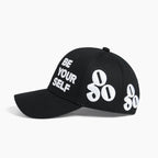 Gorra de mujer con diseño moderno