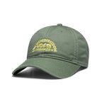 Gorra de mujer con letras modernas