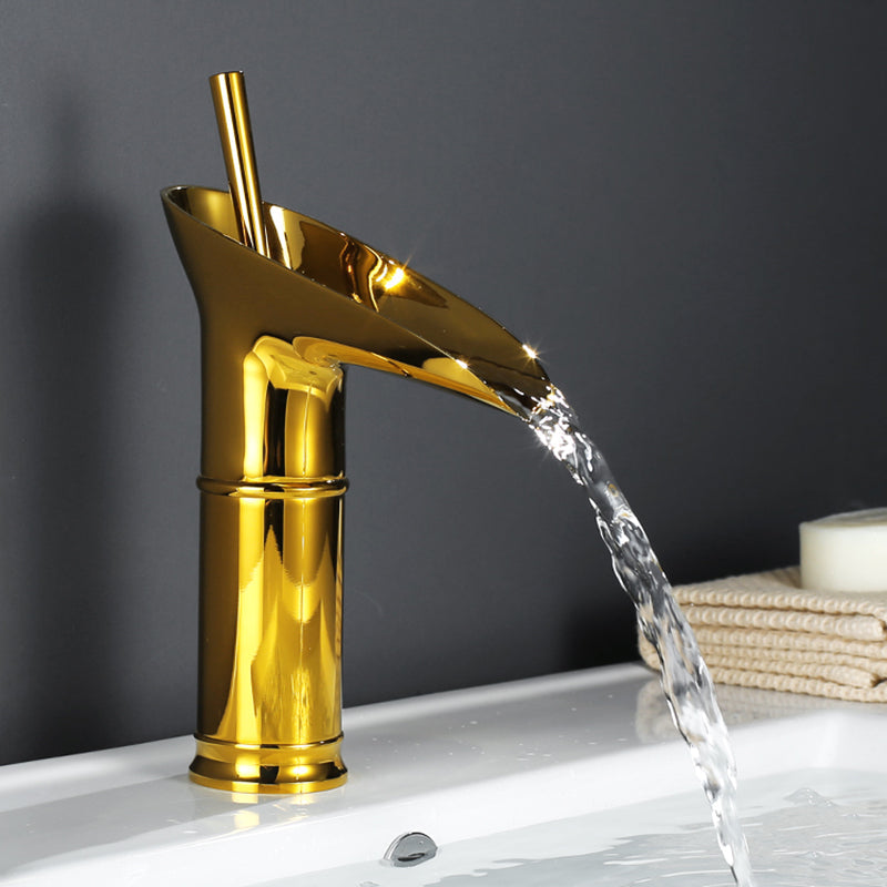 Grifo de lavabo cascada estilo antiguo