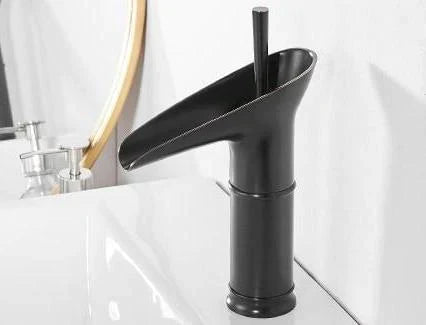 Grifo de lavabo cascada estilo antiguo