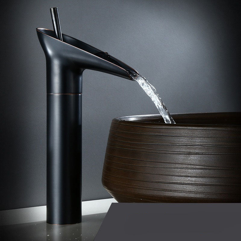 Grifo de lavabo cascada estilo antiguo