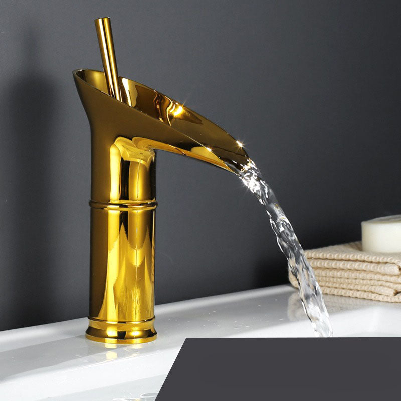 Grifo de lavabo cascada estilo antiguo