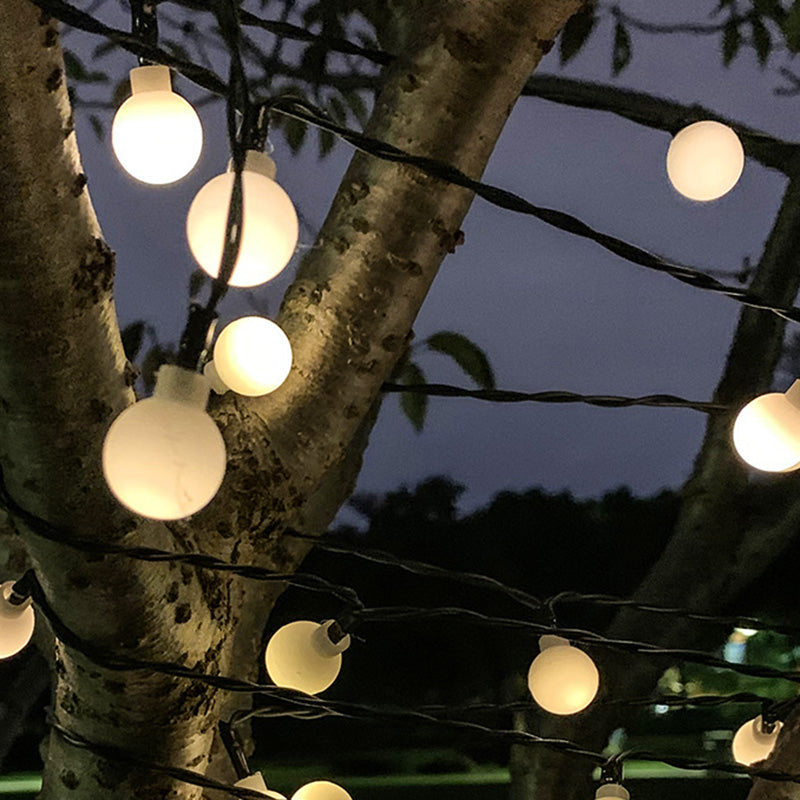 Guirnalda LED solar decorativa con formas variadas para exterior