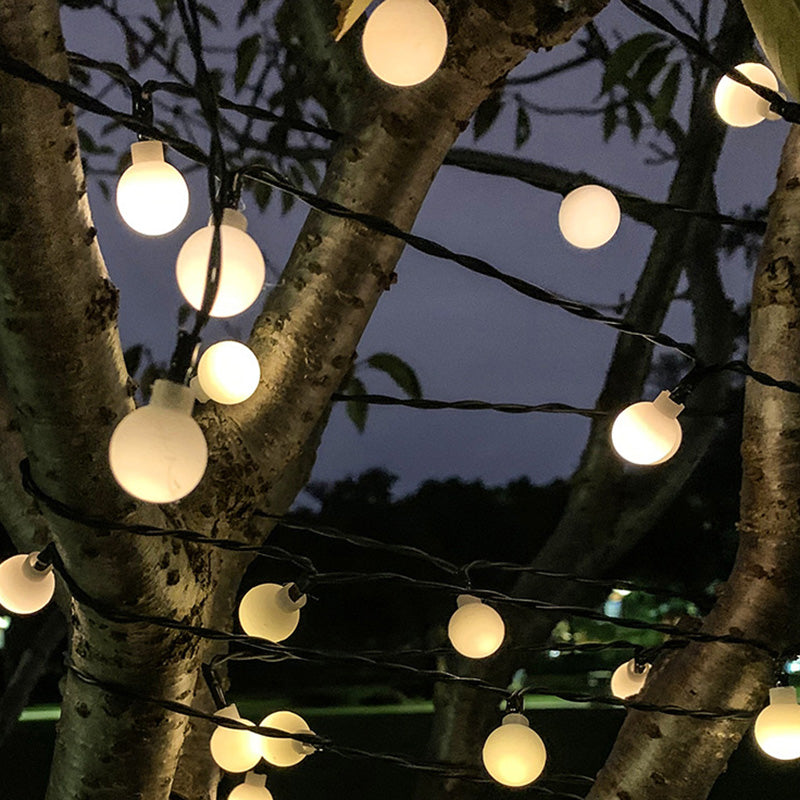 Guirnalda LED solar decorativa con formas variadas para exterior